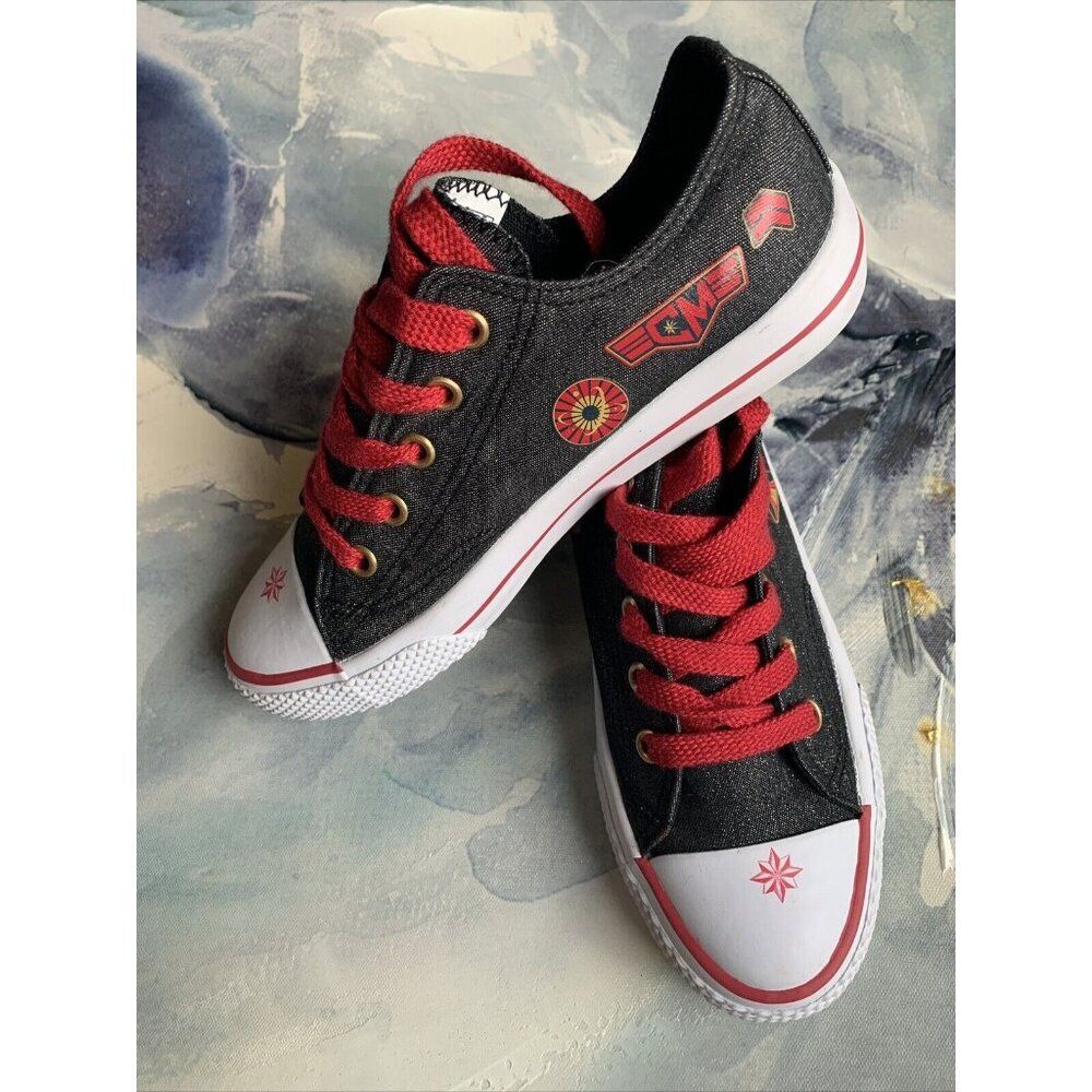 New Captain Marvel Size 2 Youth Tennis Running Shoes